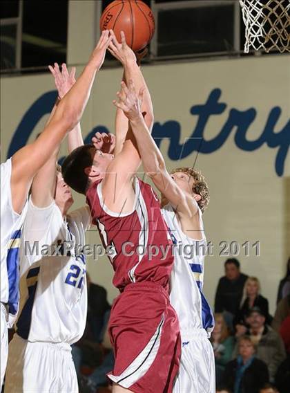 Thumbnail 1 in Colusa vs. Willows (Pierce Tournament) photogallery.
