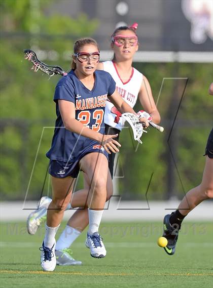 Thumbnail 1 in Garden City vs Manhasset (Section 8 Class B Final) photogallery.