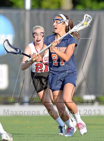 Thumbnail 3 in Garden City vs Manhasset (Section 8 Class B Final) photogallery.
