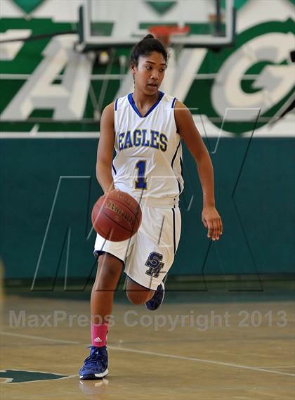 Thumbnail 3 in Santa Margarita vs Capistrano Valley (Costa Mesa Winter Classic) photogallery.