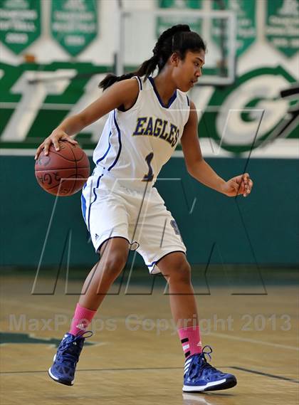 Thumbnail 2 in Santa Margarita vs Capistrano Valley (Costa Mesa Winter Classic) photogallery.
