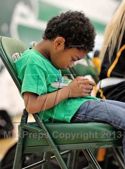 Thumbnail 2 in Santa Margarita vs Capistrano Valley (Costa Mesa Winter Classic) photogallery.