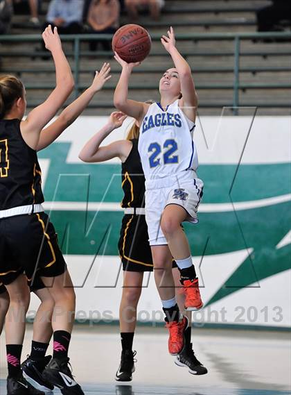 Thumbnail 2 in Santa Margarita vs Capistrano Valley (Costa Mesa Winter Classic) photogallery.