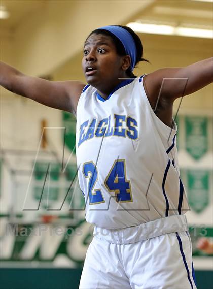 Thumbnail 3 in Santa Margarita vs Capistrano Valley (Costa Mesa Winter Classic) photogallery.