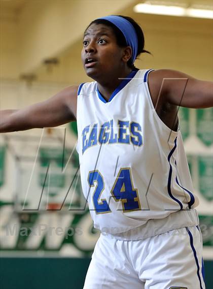 Thumbnail 2 in Santa Margarita vs Capistrano Valley (Costa Mesa Winter Classic) photogallery.