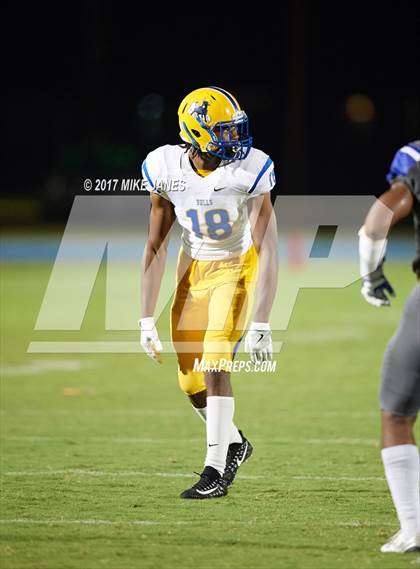 Thumbnail 2 in Northwestern vs. IMG Academy photogallery.