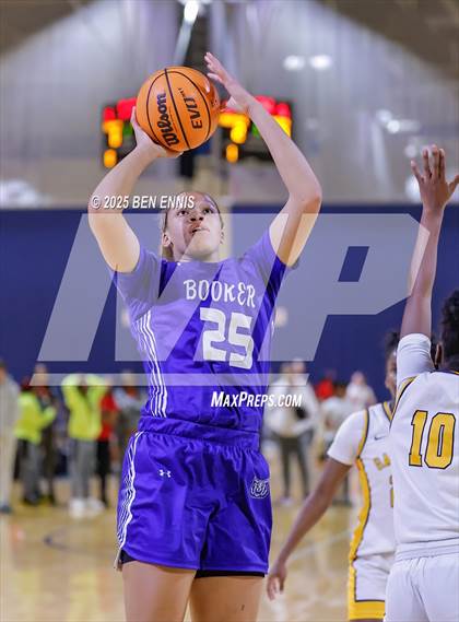 Thumbnail 1 in Booker T. Washington vs. Galloway (She Got Game Classic) photogallery.