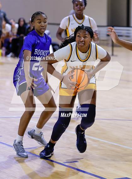 Thumbnail 2 in Booker T. Washington vs. Galloway (She Got Game Classic) photogallery.