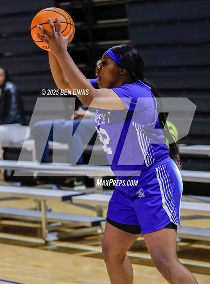 Thumbnail 3 in Booker T. Washington vs. Galloway (She Got Game Classic) photogallery.