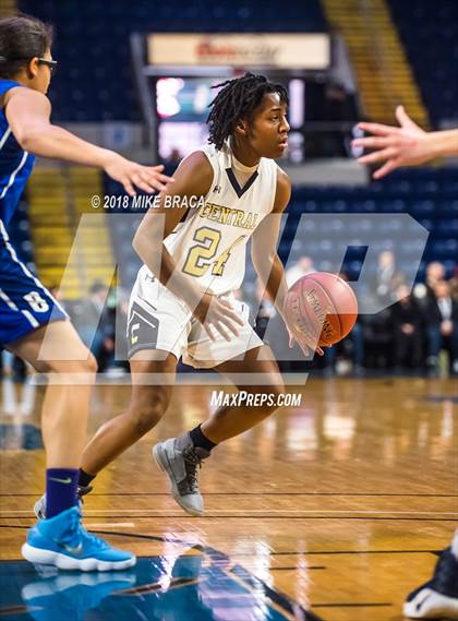 Thumbnail 1 in Braintree vs. Central (MIAA Division 1 State Final) photogallery.