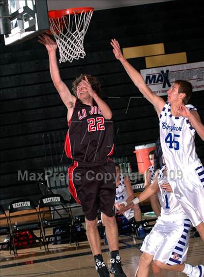 Thumbnail 2 in La Jolla vs. Bingham (MaxPreps Holiday Classic) photogallery.