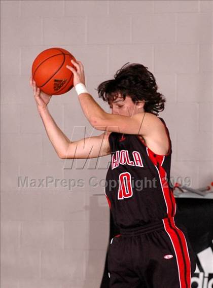 Thumbnail 3 in La Jolla vs. Bingham (MaxPreps Holiday Classic) photogallery.