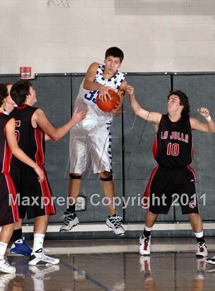 Thumbnail 2 in La Jolla vs. Bingham (MaxPreps Holiday Classic) photogallery.