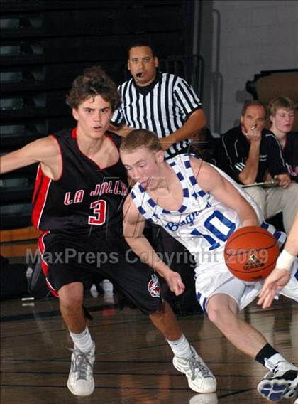 Thumbnail 1 in La Jolla vs. Bingham (MaxPreps Holiday Classic) photogallery.