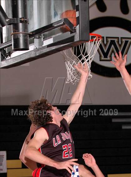 Thumbnail 2 in La Jolla vs. Bingham (MaxPreps Holiday Classic) photogallery.