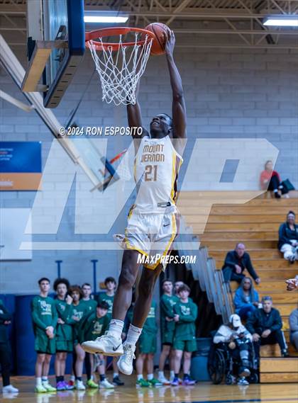 Thumbnail 3 in Mount Vernon vs Hillhouse (New York Holiday Invitational) photogallery.