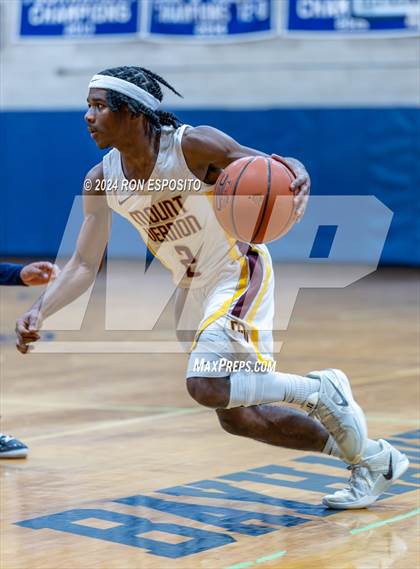 Thumbnail 1 in Mount Vernon vs Hillhouse (New York Holiday Invitational) photogallery.