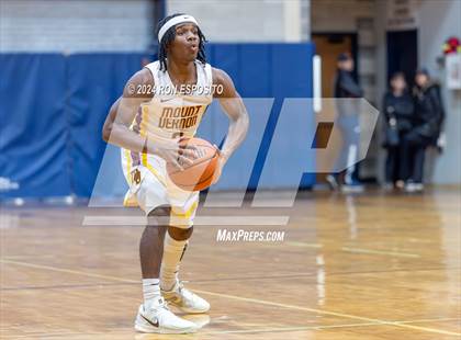 Thumbnail 2 in Mount Vernon vs Hillhouse (New York Holiday Invitational) photogallery.