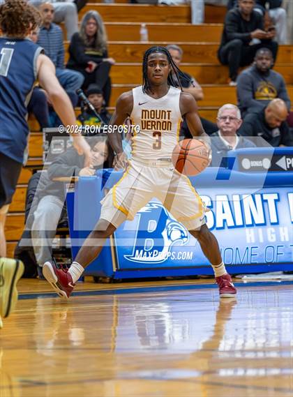 Thumbnail 1 in Mount Vernon vs Hillhouse (New York Holiday Invitational) photogallery.