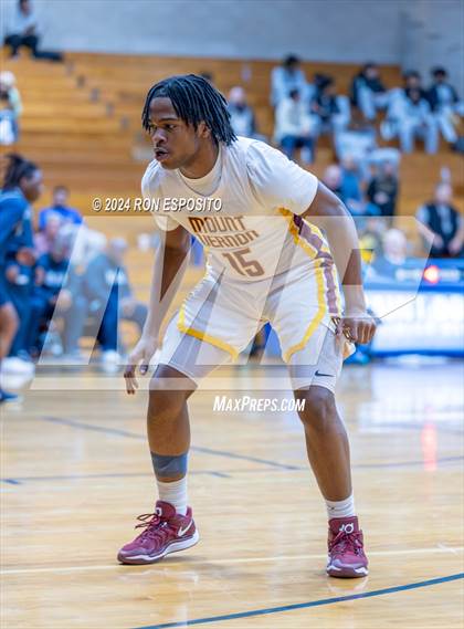 Thumbnail 1 in Mount Vernon vs Hillhouse (New York Holiday Invitational) photogallery.