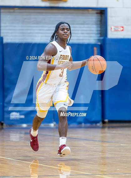 Thumbnail 1 in Mount Vernon vs Hillhouse (New York Holiday Invitational) photogallery.