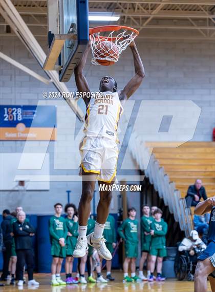 Thumbnail 2 in Mount Vernon vs Hillhouse (New York Holiday Invitational) photogallery.