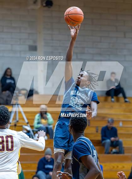 Thumbnail 1 in Mount Vernon vs Hillhouse (New York Holiday Invitational) photogallery.