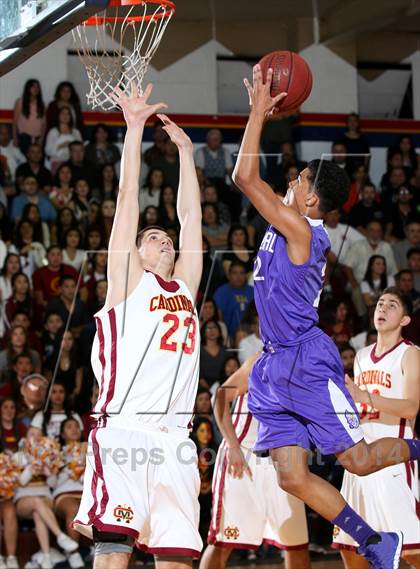 Thumbnail 2 in Cantwell-Sacred Heart vs. Cathedral  photogallery.