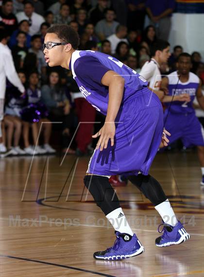 Thumbnail 1 in Cantwell-Sacred Heart vs. Cathedral  photogallery.