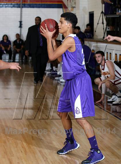 Thumbnail 3 in Cantwell-Sacred Heart vs. Cathedral  photogallery.