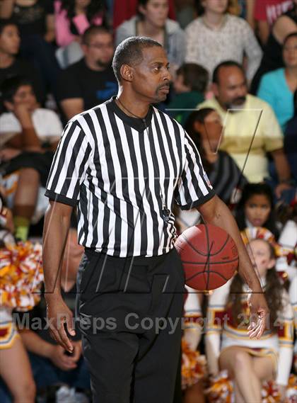 Thumbnail 2 in Cantwell-Sacred Heart vs. Cathedral  photogallery.