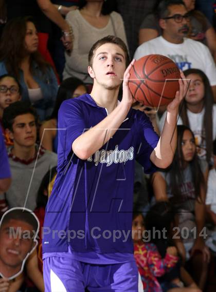 Thumbnail 2 in Cantwell-Sacred Heart vs. Cathedral  photogallery.