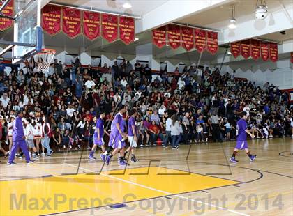 Thumbnail 2 in Cantwell-Sacred Heart vs. Cathedral  photogallery.