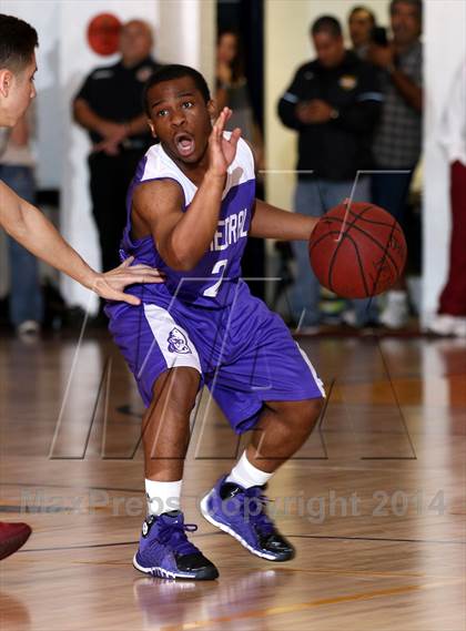 Thumbnail 2 in Cantwell-Sacred Heart vs. Cathedral  photogallery.