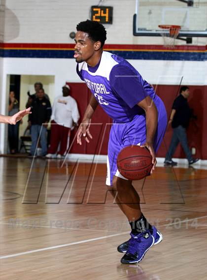Thumbnail 3 in Cantwell-Sacred Heart vs. Cathedral  photogallery.