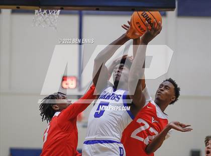 Thumbnail 1 in Washington vs  St. Anne-Pacelli (Lemon Street Classic) photogallery.