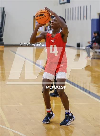 Thumbnail 2 in Washington vs  St. Anne-Pacelli (Lemon Street Classic) photogallery.
