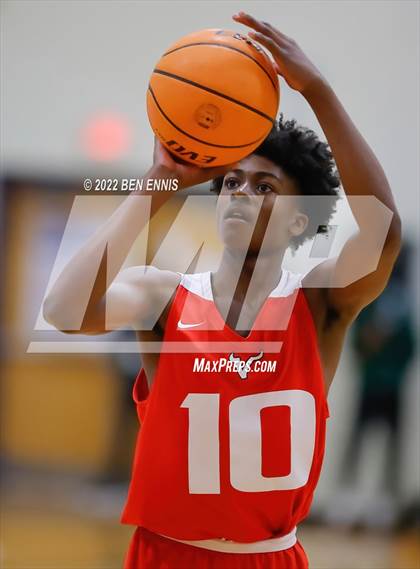 Thumbnail 3 in Washington vs  St. Anne-Pacelli (Lemon Street Classic) photogallery.