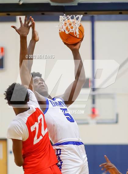 Thumbnail 2 in Washington vs  St. Anne-Pacelli (Lemon Street Classic) photogallery.