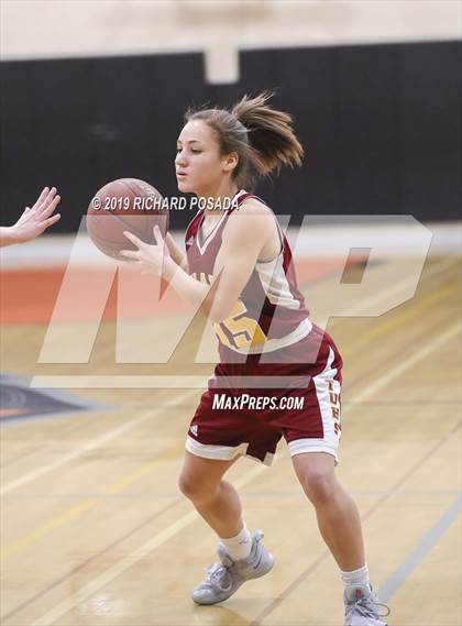 Thumbnail 2 in Tulare Union vs. Selma (CIF DIII Semifinal) photogallery.