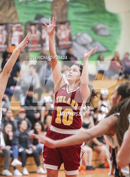 Thumbnail 1 in Tulare Union vs. Selma (CIF DIII Semifinal) photogallery.