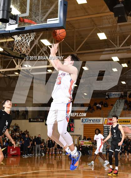 Thumbnail 3 in Lake Oswego vs. Bishop Gorman (Les Schwab Invitational) photogallery.