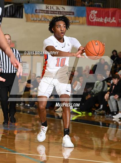 Thumbnail 2 in Lake Oswego vs. Bishop Gorman (Les Schwab Invitational) photogallery.