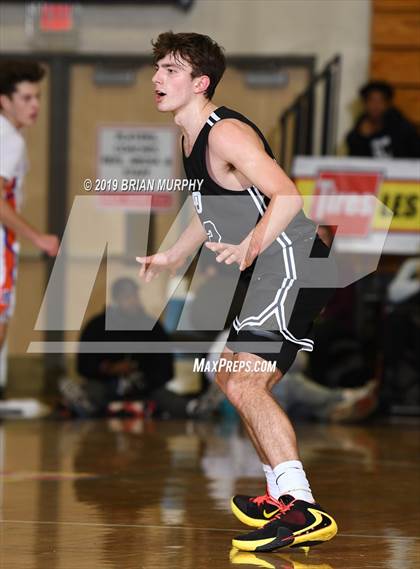 Thumbnail 3 in Lake Oswego vs. Bishop Gorman (Les Schwab Invitational) photogallery.