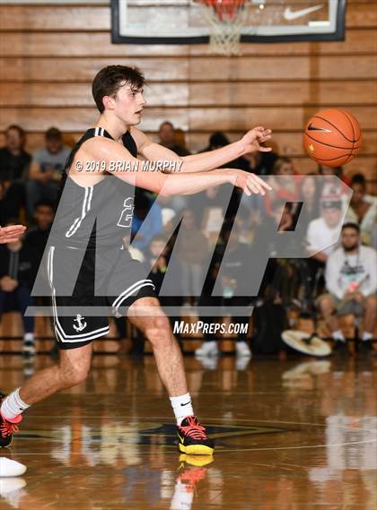 Thumbnail 1 in Lake Oswego vs. Bishop Gorman (Les Schwab Invitational) photogallery.