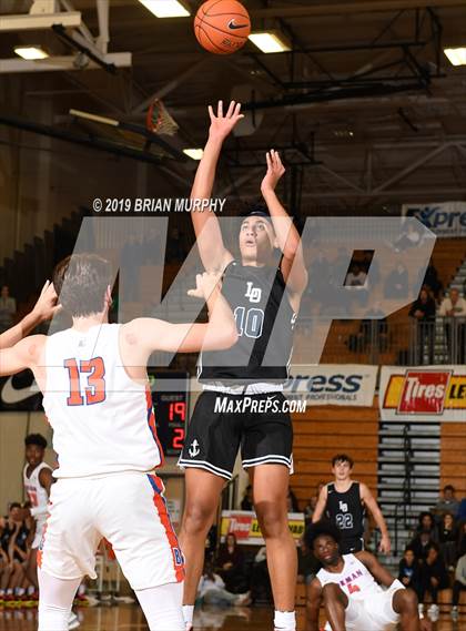 Thumbnail 2 in Lake Oswego vs. Bishop Gorman (Les Schwab Invitational) photogallery.