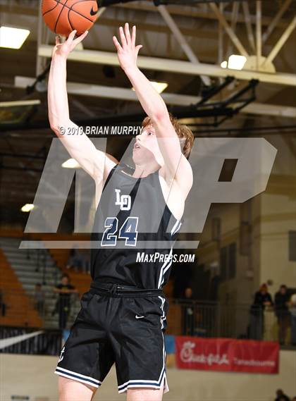 Thumbnail 1 in Lake Oswego vs. Bishop Gorman (Les Schwab Invitational) photogallery.