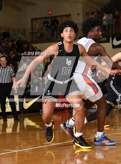 Thumbnail 3 in Lake Oswego vs. Bishop Gorman (Les Schwab Invitational) photogallery.