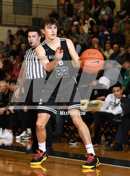 Thumbnail 1 in Lake Oswego vs. Bishop Gorman (Les Schwab Invitational) photogallery.