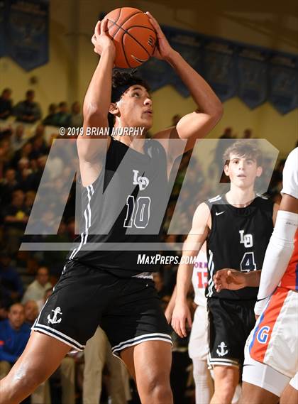 Thumbnail 3 in Lake Oswego vs. Bishop Gorman (Les Schwab Invitational) photogallery.